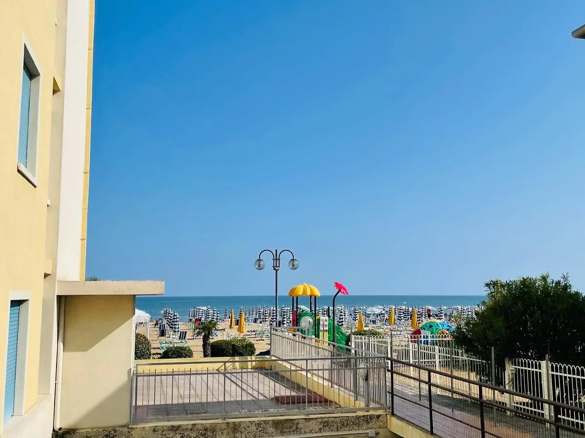 Appartamento Cima - Vista Mare, 3 Camere, Wifi, Family Apartment Τζεσόλο Λίντο 0*,  Ιταλία
