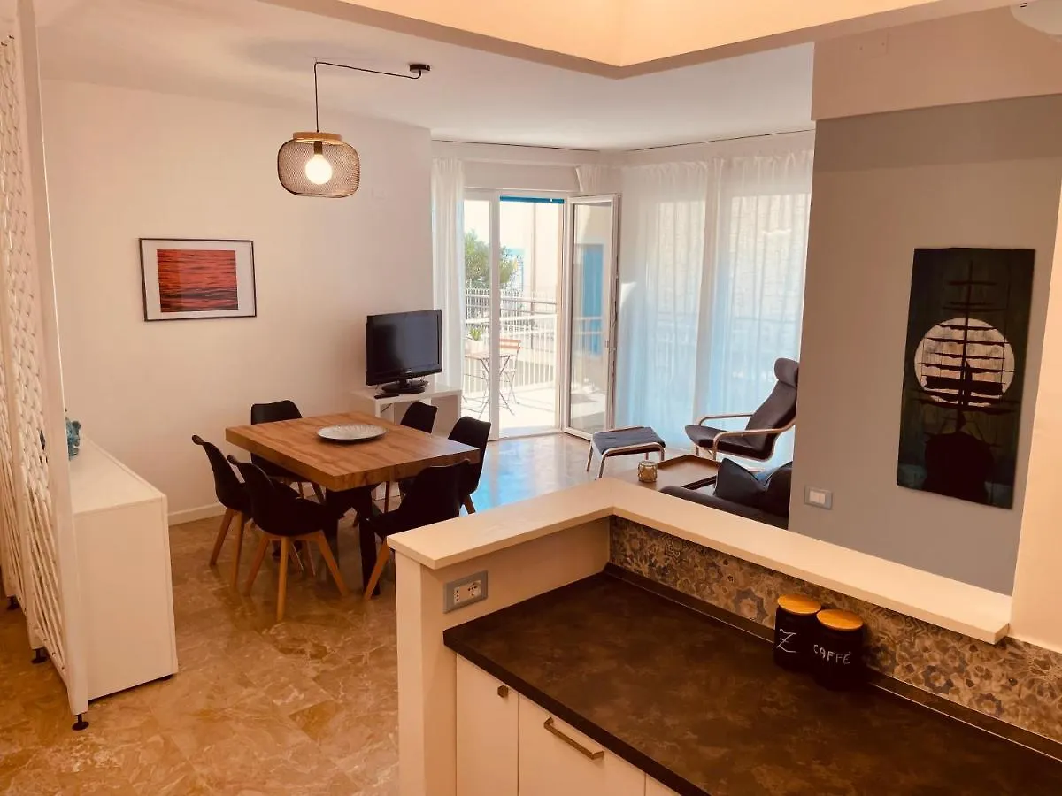 Appartamento Cima - Vista Mare, 3 Camere, Wifi, Family Apartment Τζεσόλο Λίντο
